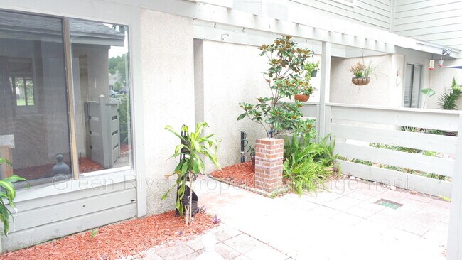 Building Photo - 7701 Baymeadows Cir W