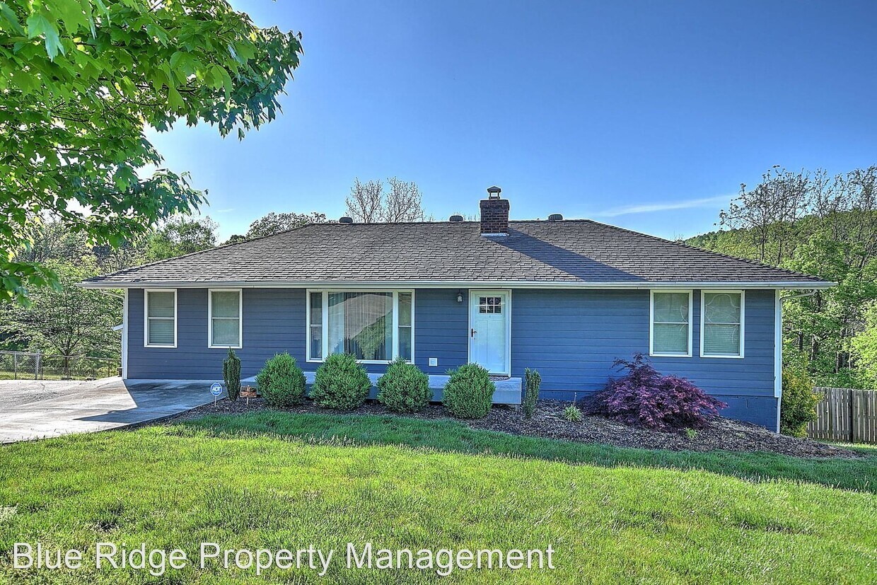 Primary Photo - 3 br, 2 bath House - 609 Midfield Drive