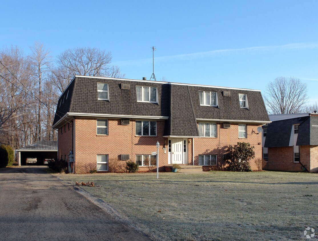 250 Washington Blvd, Youngstown, OH 44512 Apartments in Youngstown, OH