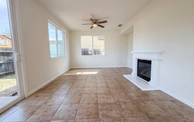 Building Photo - 401 Caravaggio Cir