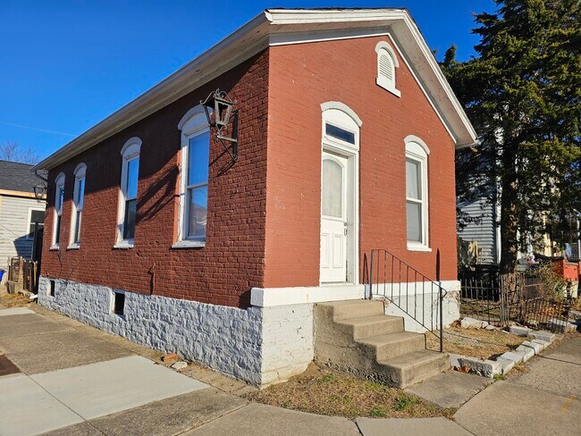Foto del edificio - 403 Burns Ave