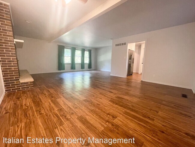 Building Photo - 4 br, 2 bath House - 2832 Nevada St.