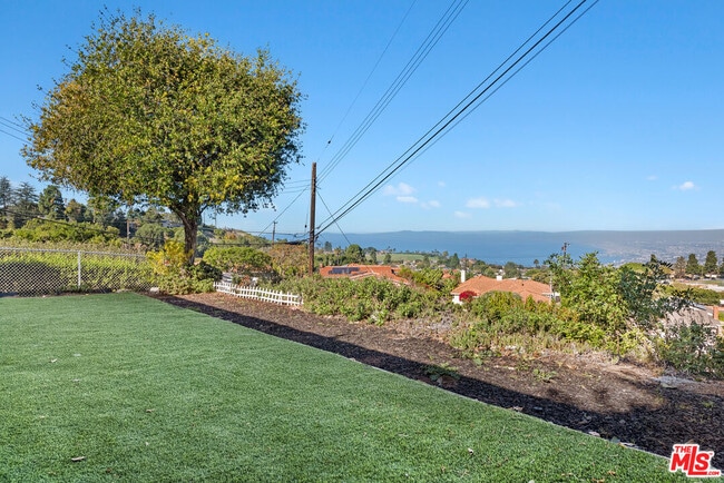 Building Photo - 5437 Manitowac Dr