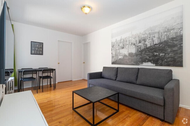 Building Photo - 334 E 96th St