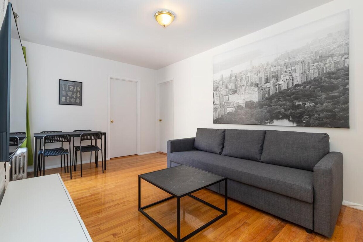 Foto principal - 334 E 96th St