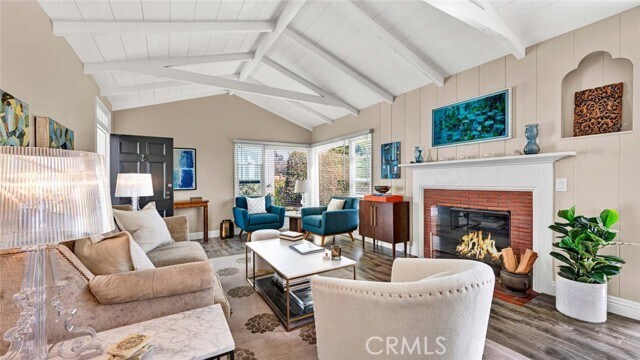 Building Photo - 18 S Portola