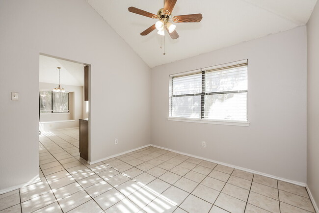 Building Photo - 3309 Creekwood Ln