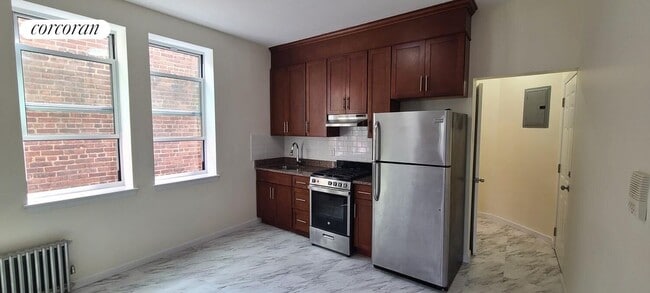Foto del edificio - 37-34 12th St