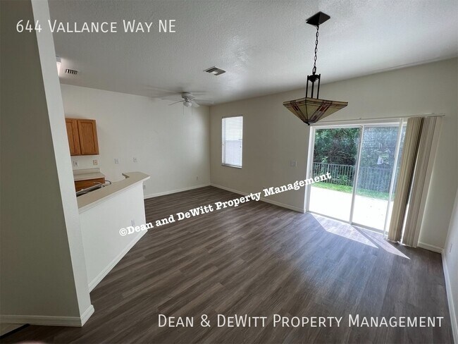 Foto del edificio - 644 Vallance Way NE