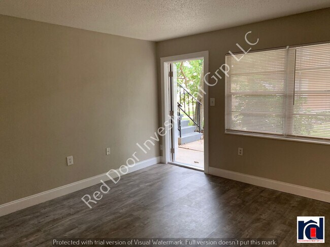 Foto del edificio - Downstairs 2/1 - Small Quiet Apartment Com...