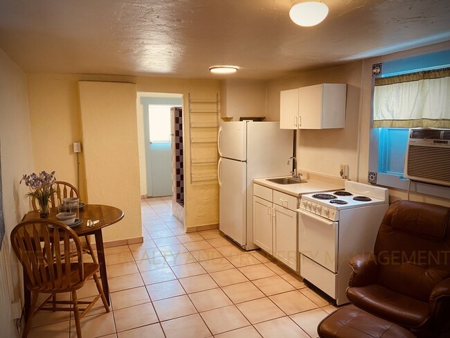 Foto del edificio - 2216 E 6th St