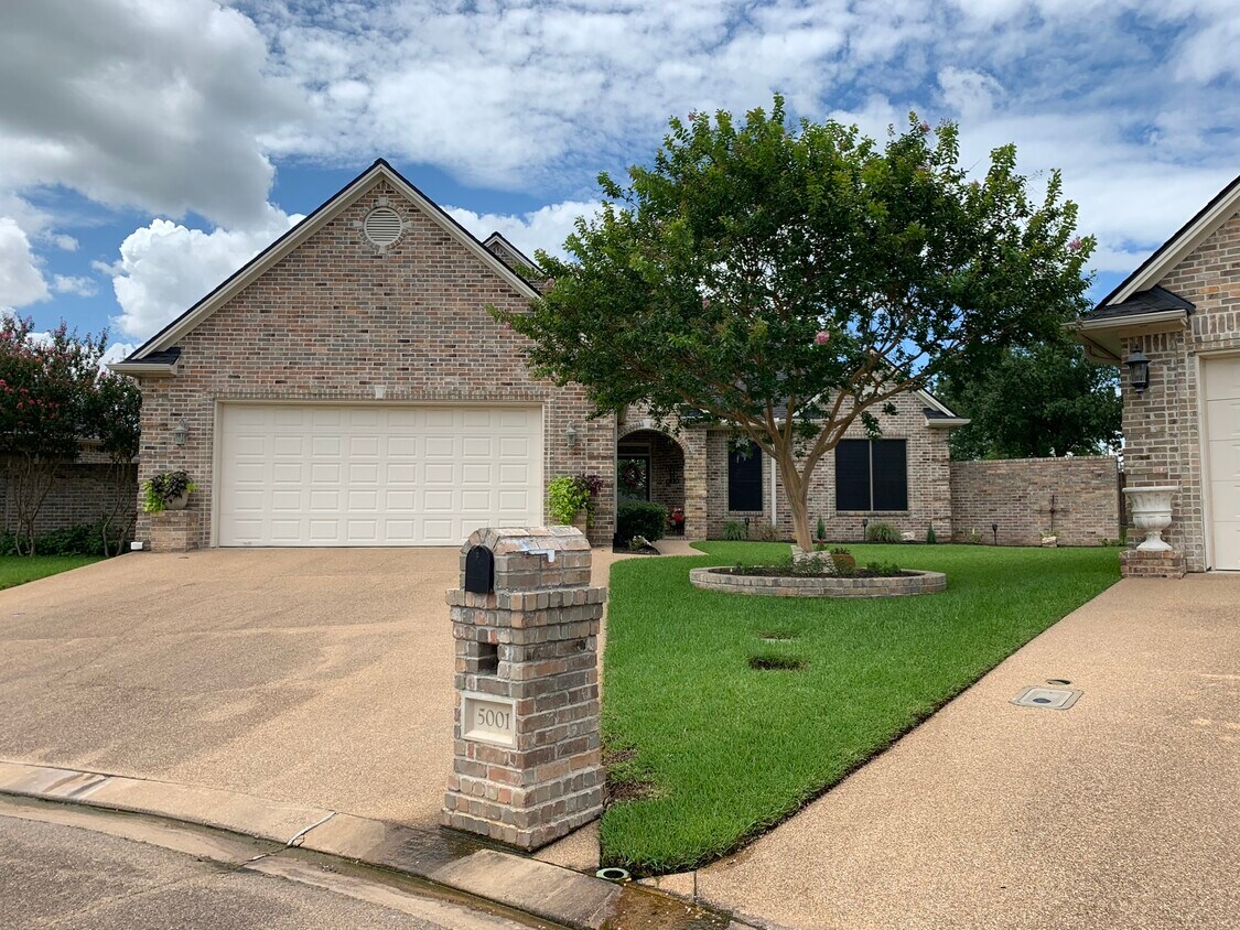 Primary Photo - 5001 Fairfield Ct