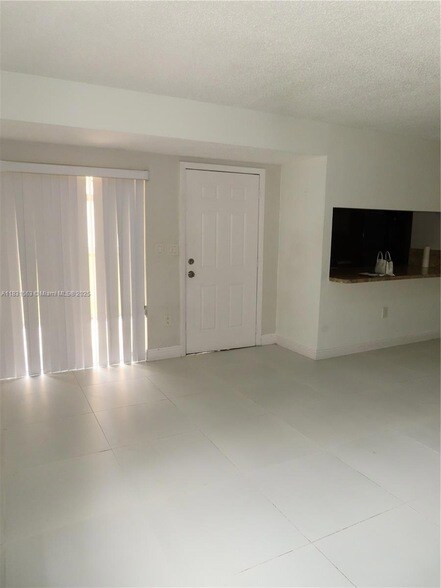 Foto del edificio - 13894 SW 65th Terrace