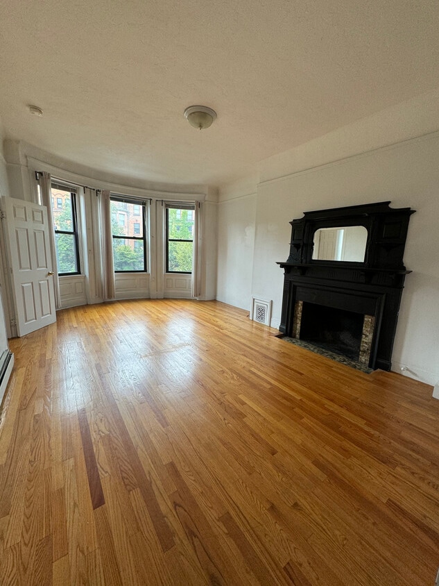 Primary Photo - 591 Beacon St