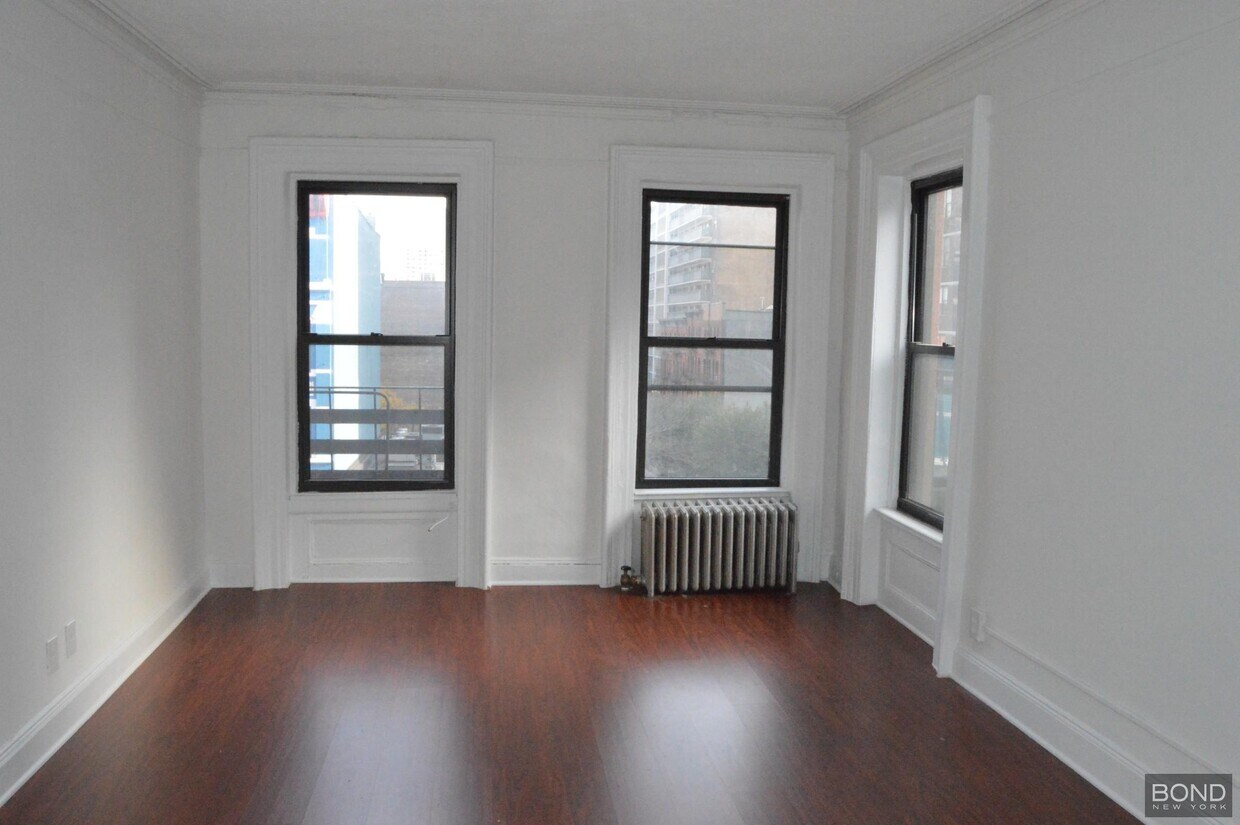 Primary Photo - 171 E 88th St
