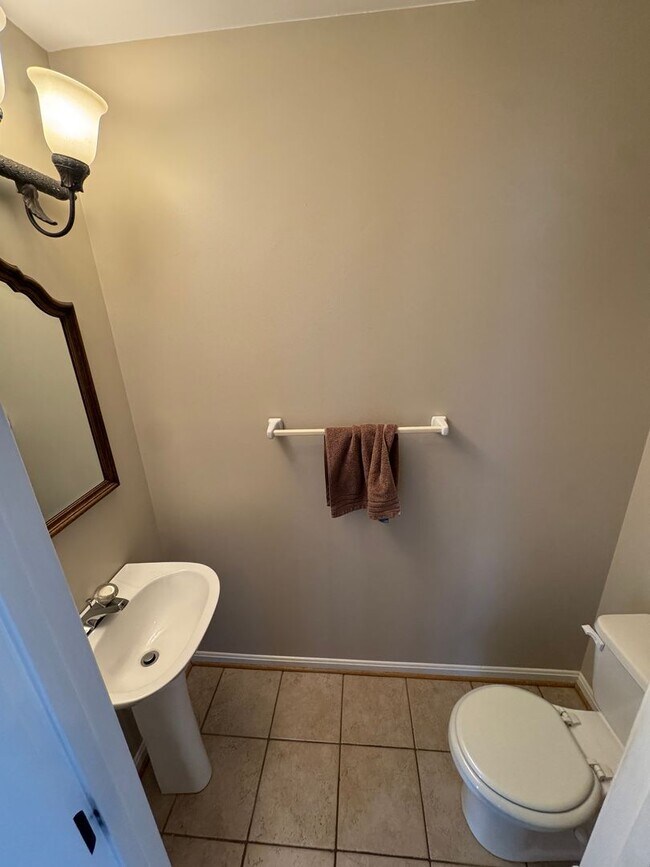 Building Photo - BEAUTIFUL Single Family Home in Abingdon! 4 Bedrooms | 2 Full Baths | 2 Half Baths | Approx. 2,66...