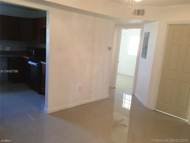 Foto del edificio - 2213 SW 62nd Ter