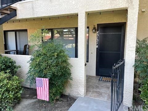 Primary Photo - 43131 Wall St