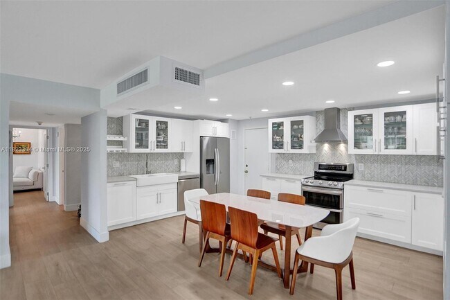 Foto del edificio - 150 Ocean Ln Dr