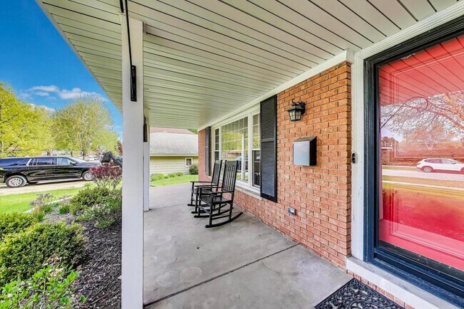 Foto del edificio - 511 S Dwyer Ave