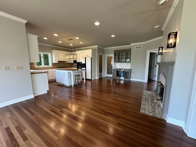 Building Photo - Exposed Ranch in Bristlecone Pines!