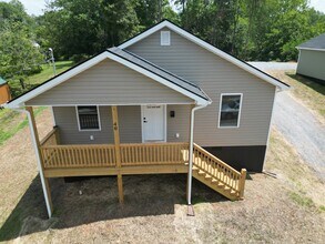 Building Photo - 40 Hollins Mill Rd