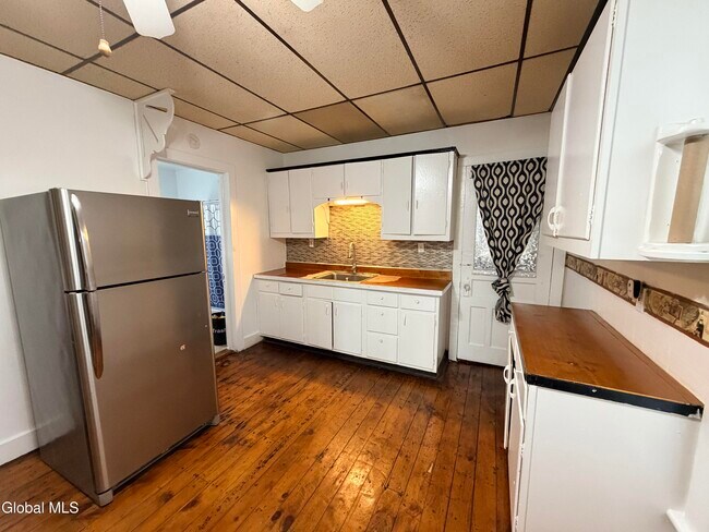 Building Photo - 17 Greene St