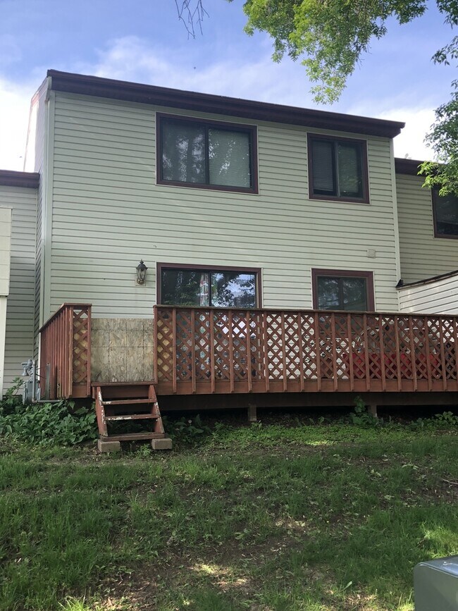 Foto del edificio - Three Bedroom, one-and-a-half-bathroom Townhome in NW Rochester MN
