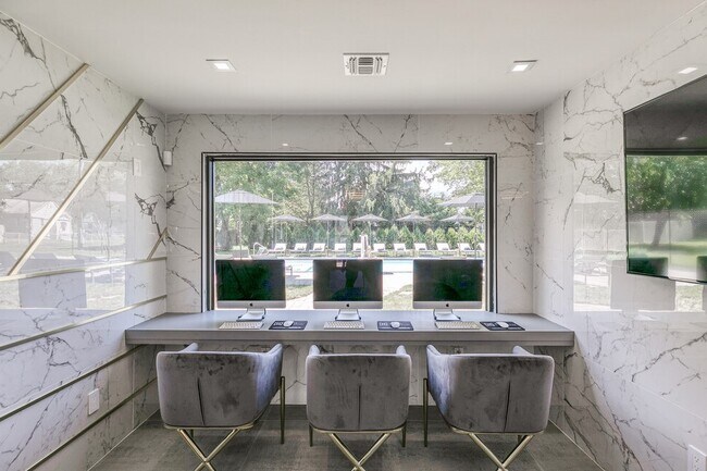 Foto del edificio - 1622 Grieb Ave