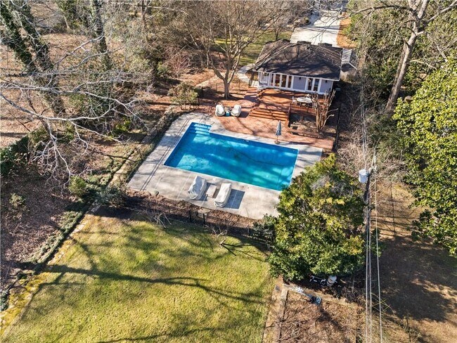 Foto del edificio - 979 Springdale Rd NE