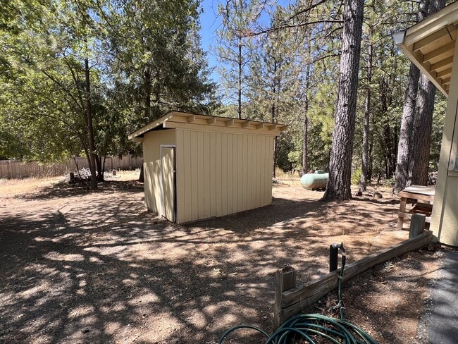Building Photo - 17093 Cobblestone Ln