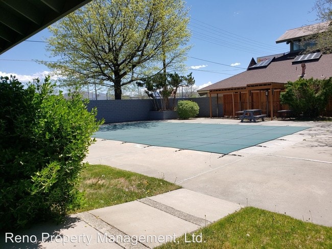 Building Photo - 2 br, 1 bath House - 2221 Kietzke Ln Unit G