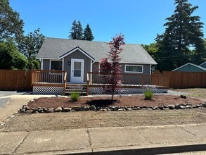 Building Photo - 1261 2nd Ave