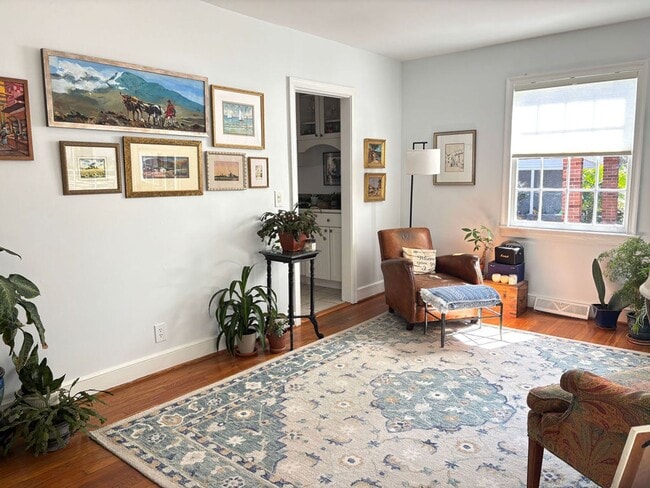 Building Photo - Available April 1st. Beautiful 2 BR/1 BA Home in the Heart of the Old Village!