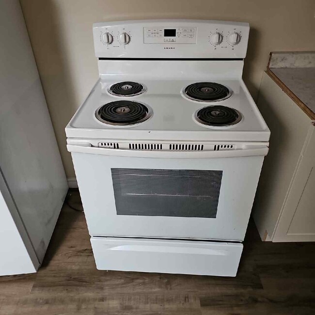 Building Photo - 2-Bed Basement Suite in Timmins | $1649 ALL-INCLUSIVE | Private Laundry