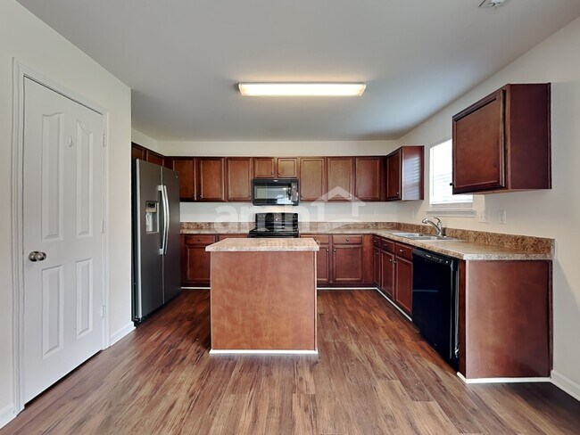 Building Photo - 4875 Old Towne Village Cir
