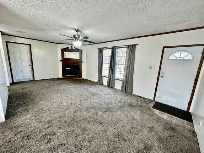 Building Photo - 87 Holly Branch Ln
