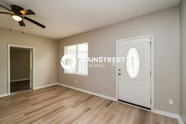 Building Photo - 3 Bedroom Pet-Friendly Home in JACKSONVILL...
