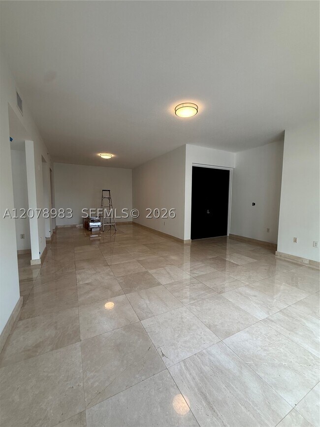 Foto del edificio - 650 Valencia Ave