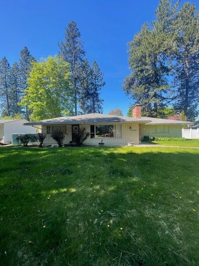 Building Photo - Beautiful home in Hayden Lake