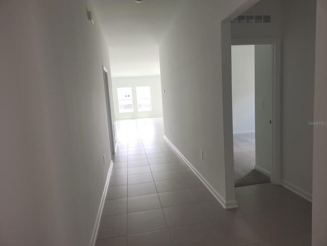 Foto del edificio - 4753 Golden Knight Blvd