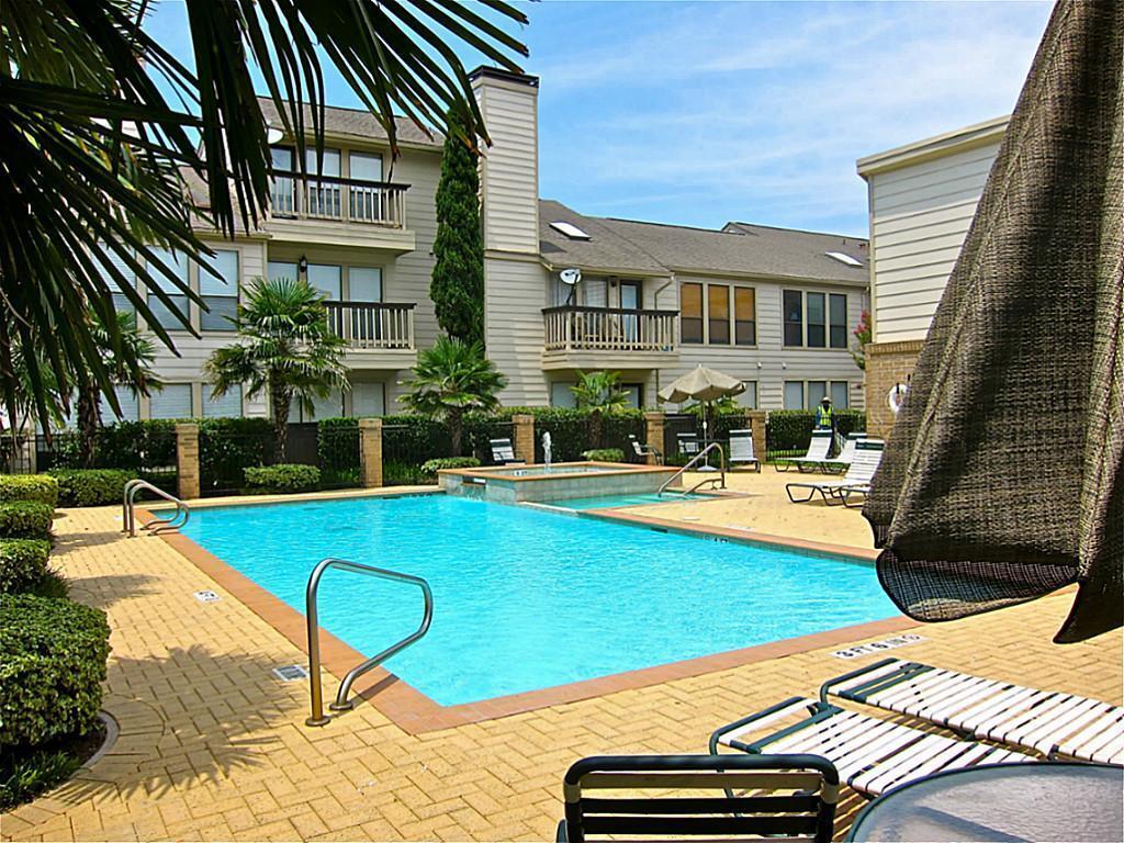 Primary Photo - 2277 S Kirkwood Rd