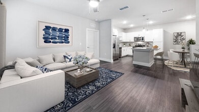 Building Photo - Reunion at 400