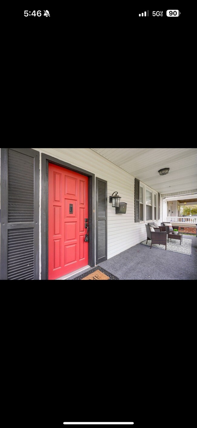 Foto del edificio - 1920 Hutchins St