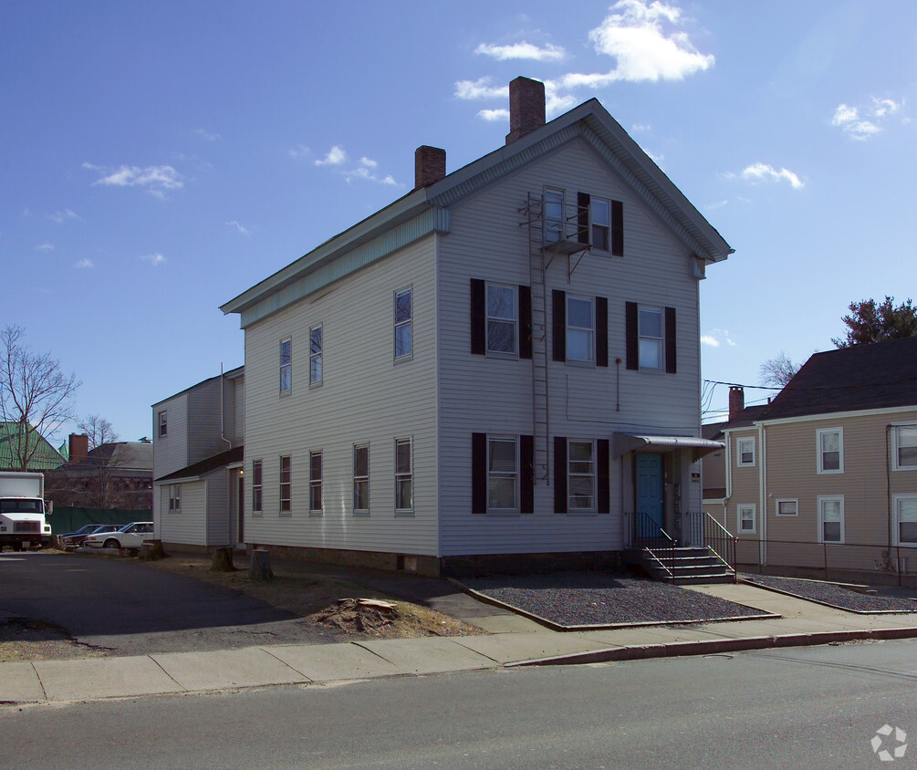 Building Photo - 67 Washington St