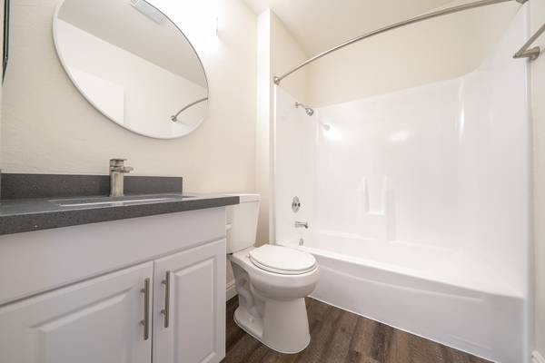Foto del edificio - 1440 Oak Dr