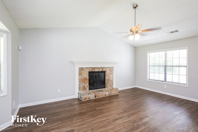 Foto del edificio - 940 Forest Park Ln