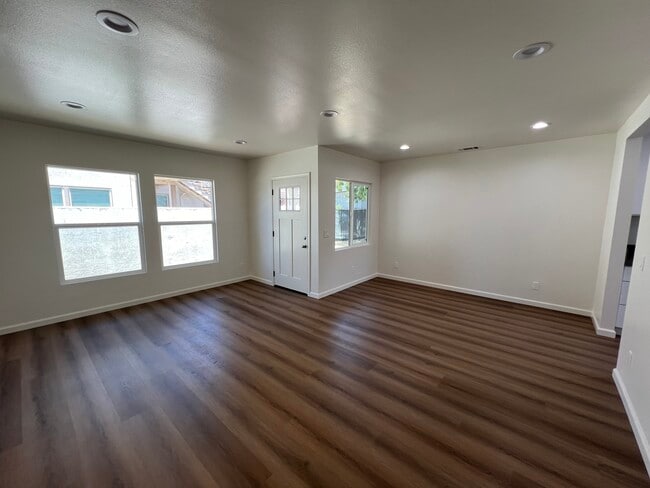 Foto del edificio - 140 E Colorado Blvd