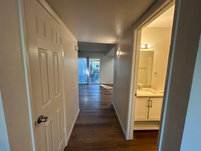 Foto del edificio - 4740 W Rose Ln