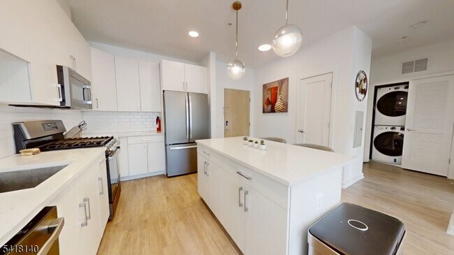 Foto del edificio - 1181 Morris Ave